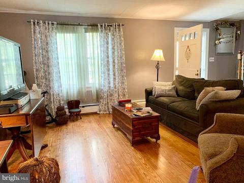 205 S 1st St, Denton, MD 21629 photo 8