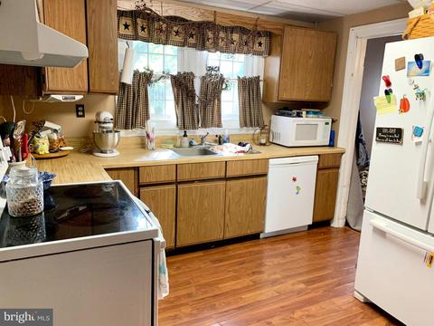 205 S 1st St, Denton, MD 21629 photo 13
