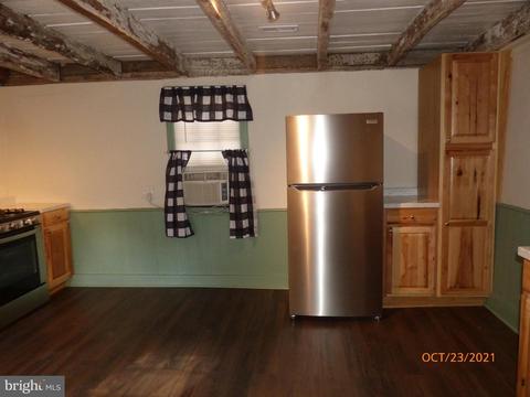 9 N 5th St, Denton, MD 21629 photo 4
