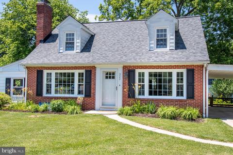 322 S 3rd St, Denton, MD 21629 photo 2