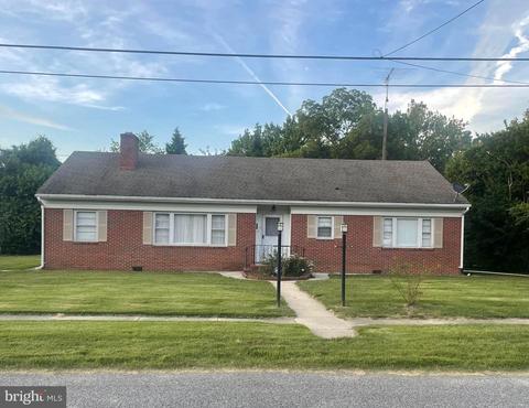 709 Randolph St, Denton, MD 21629 photo 1