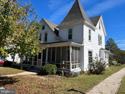 111 S 6th St, Denton, MD 21629 photo 1