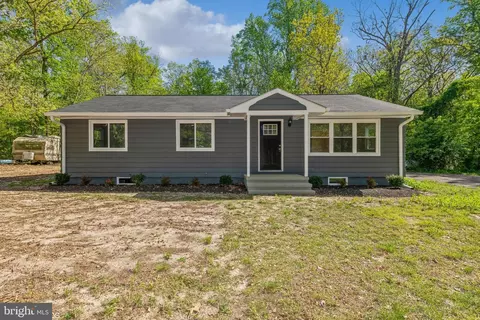 25325 Sandy Point Rd, Greensboro, MD 21639