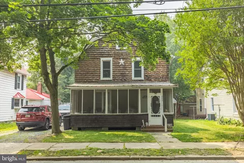 222 S 2nd St, Denton, MD 21629
