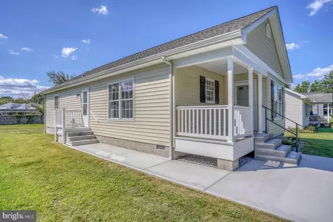318 S 4th St, Denton, MD 21629 photo 5
