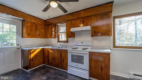 Kitchen - 4331 Poplar Neck Rd, Preston, MD 21655 photo 2 of 5
