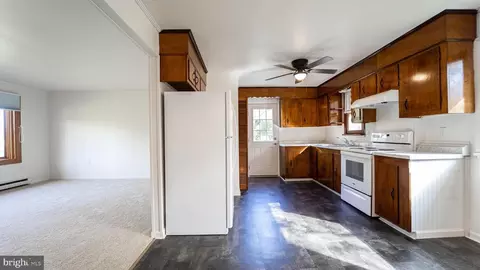 Kitchen - 4331 Poplar Neck Rd, Preston, MD 21655 photo 3 of 5