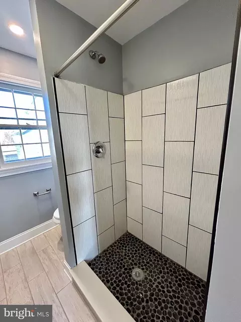 Bath - 427 Lockerman St, Denton, MD 21629 photo 2 of 4