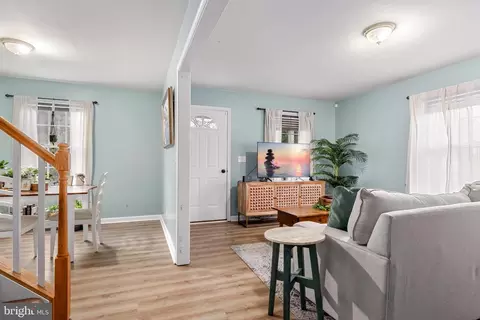Living - 5 E 5th St, Ridgely, MD 21660 photo 1 of 4