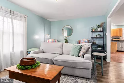 Living - 5 E 5th St, Ridgely, MD 21660 photo 3 of 4