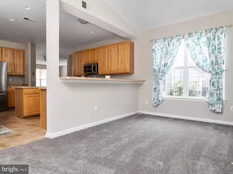 Living - 1140 Canvasback Ln, Denton, MD 21629 photo 6 of 7