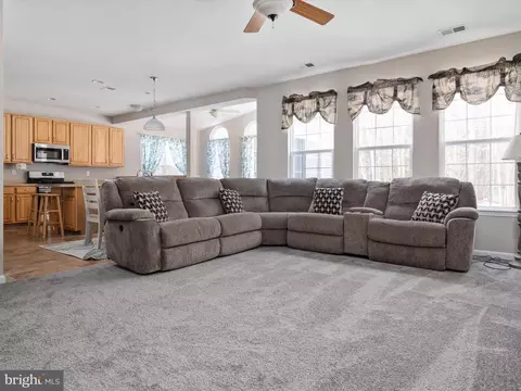 Living - 1140 Canvasback Ln, Denton, MD 21629 photo 4 of 7