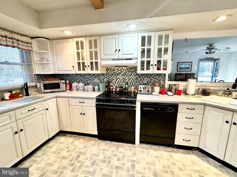 Kitchen - 1111 Camp Rd, Denton, MD 21629 photo 5 of 9