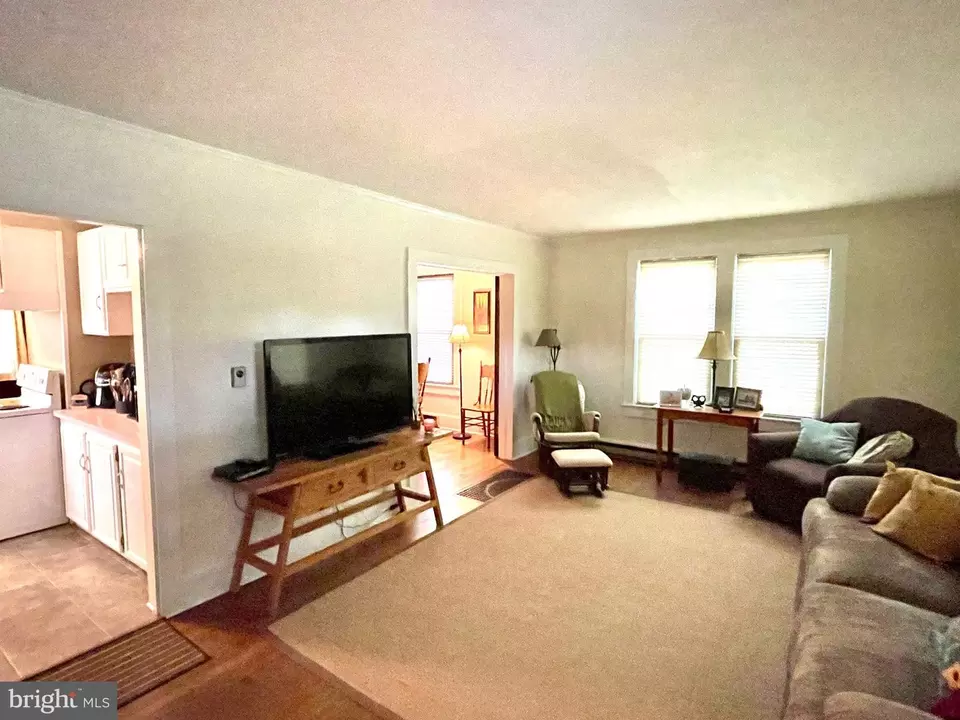 Living - 613 Old Denton Rd, Federalsburg, MD 21632 photo 2 of 2