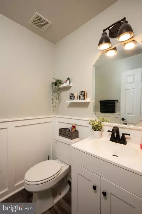 Bath - 1107 Canvasback Ln, Denton, MD 21629 photo 1 of 4