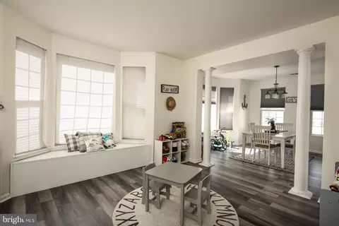 Living - 1107 Canvasback Ln, Denton, MD 21629 photo 3 of 4