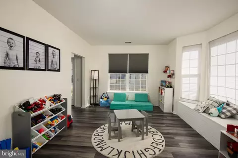 Living - 1107 Canvasback Ln, Denton, MD 21629 photo 2 of 4