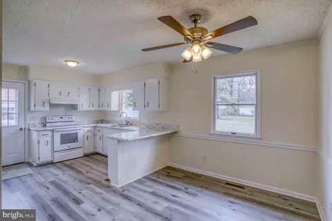 125 S 4th St, Denton, MD 21629 photo 6