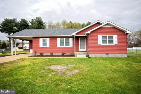 6 Oak St, Ridgely, MD 21660