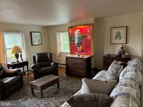 Living - 4439 Bethlehem Rd, Preston, MD 21655 photo 2 of 5