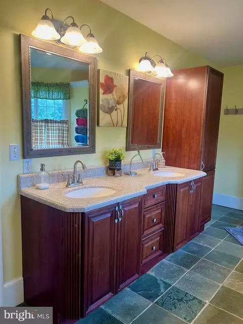 Bath - 4014 Poplar Neck Rd, Preston, MD 21655 photo 2 of 3