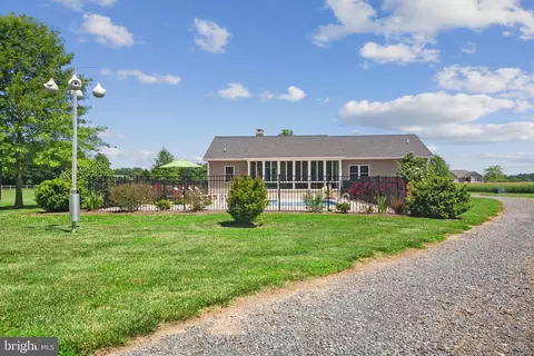 Exterior - 25615 Hignutt Rd, Denton, MD 21629 photo 8 of 9