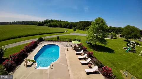 Exterior - 25615 Hignutt Rd, Denton, MD 21629 photo 1 of 9