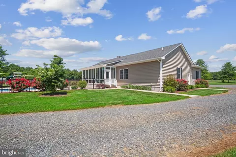 Exterior - 25615 Hignutt Rd, Denton, MD 21629 photo 4 of 9