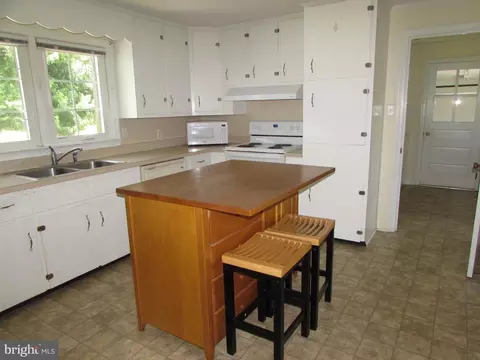 Kitchen - 24636 Williston Rd, Denton, MD 21629 photo 2 of 2