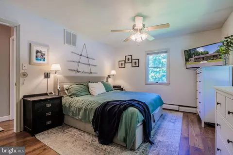 Bedroom - 11275 Central Ave, Ridgely, MD 21660 photo 2 of 9