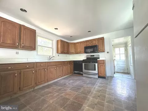 Kitchen - 206 Maple Ave, Ridgely, MD 21660 photo 1 of 2