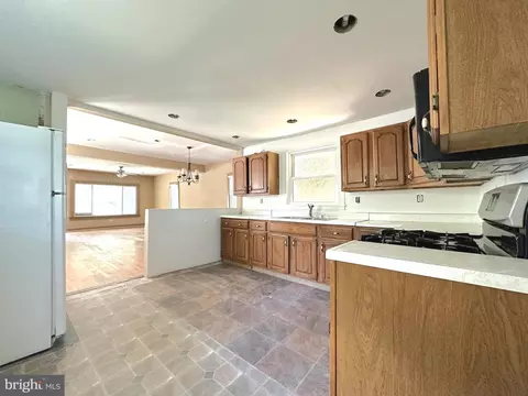 Kitchen - 206 Maple Ave, Ridgely, MD 21660 photo 2 of 2