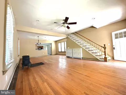 Living - 206 Maple Ave, Ridgely, MD 21660 photo 1 of 2