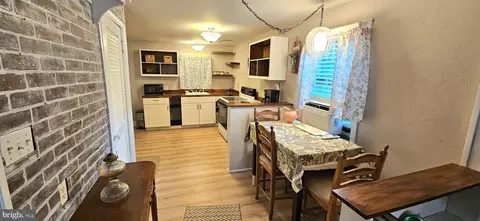 Entry Way - 708 Randolph St, Denton, MD 21629 photo 2 of 3
