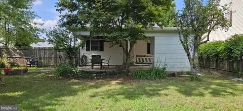 Exterior - 708 Randolph St, Denton, MD 21629 photo 2 of 6