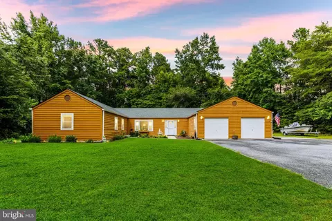 25390 Calvert Dr, Greensboro, MD 21639