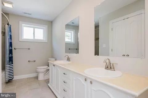 Bath - 230 Main St, Preston, MD 21655 photo 4 of 5