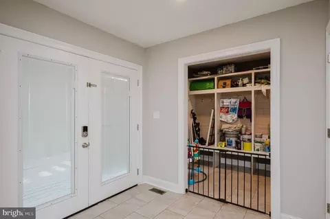 Entry Way - 230 Main St, Preston, MD 21655 photo 5 of 7