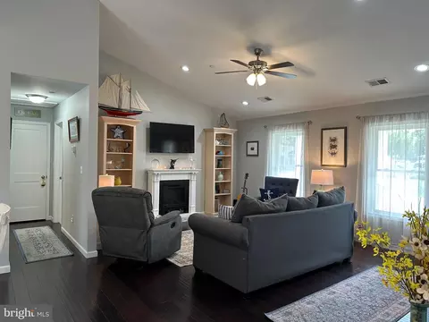 301 W Third St, Ridgely, MD 21660 photo 6