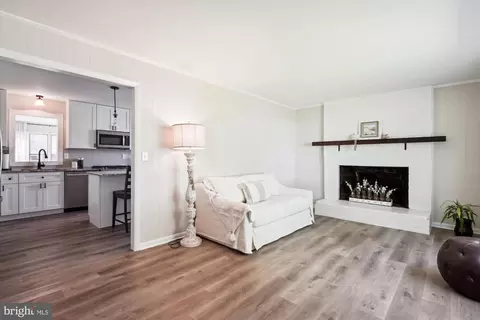 Living - 116 Walnut St, Ridgely, MD 21660 photo 2 of 3