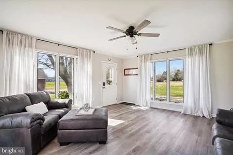 Living - 116 Walnut St, Ridgely, MD 21660 photo 3 of 3