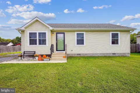 4 8th St, Ridgely, MD 21660