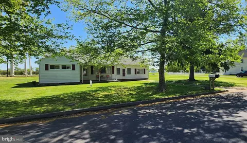 306 Sunrise Ave, Ridgely, MD 21660