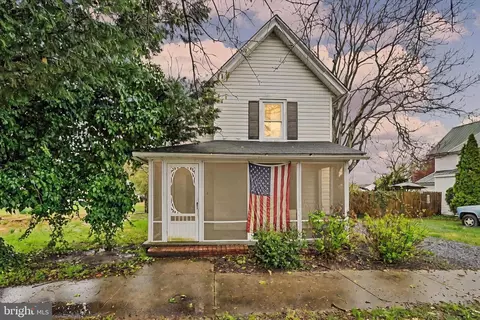 207 Caroline Ave, Ridgely, MD 21660