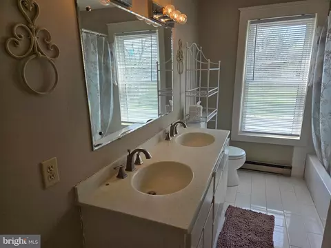 Bath - 7 S 7th St, Denton, MD 21629 photo 1 of 2