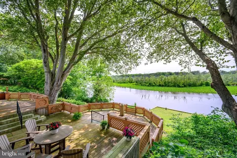 25292 Sandy Point Rd, Greensboro, MD 21639