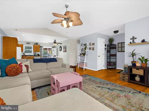 Living - 113 Lednum Ave, Preston, MD 21655 photo 2 of 2