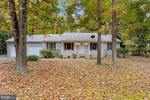 25291 Calvert Dr, Greensboro, MD 21639