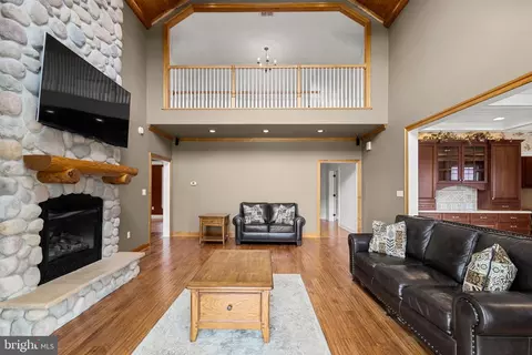 Living - 3485 Gallagher Rd, Preston, MD 21655 photo 3 of 4