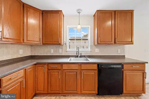 Kitchen - 1612 Cattail Commons Way, Denton, MD 21629 photo 5 of 7